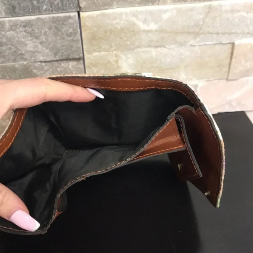 💥 Patricia Nash Cori Wallet with RFID Protection - Picture 5 of 9